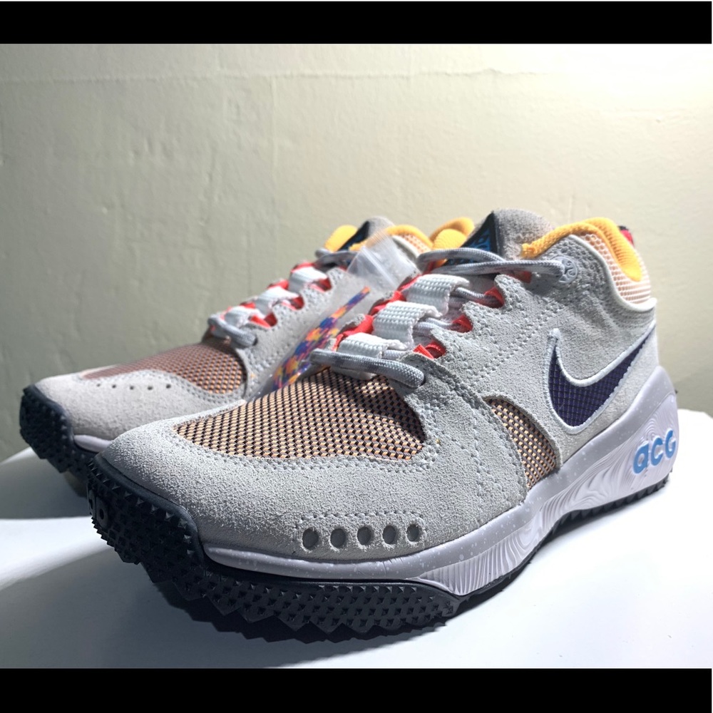 NIKE ACG DOG MOUNTAIN SUMMIT WHITE LASER ORANGE